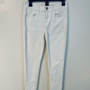 American Eagle Super Stretch White Jeggings